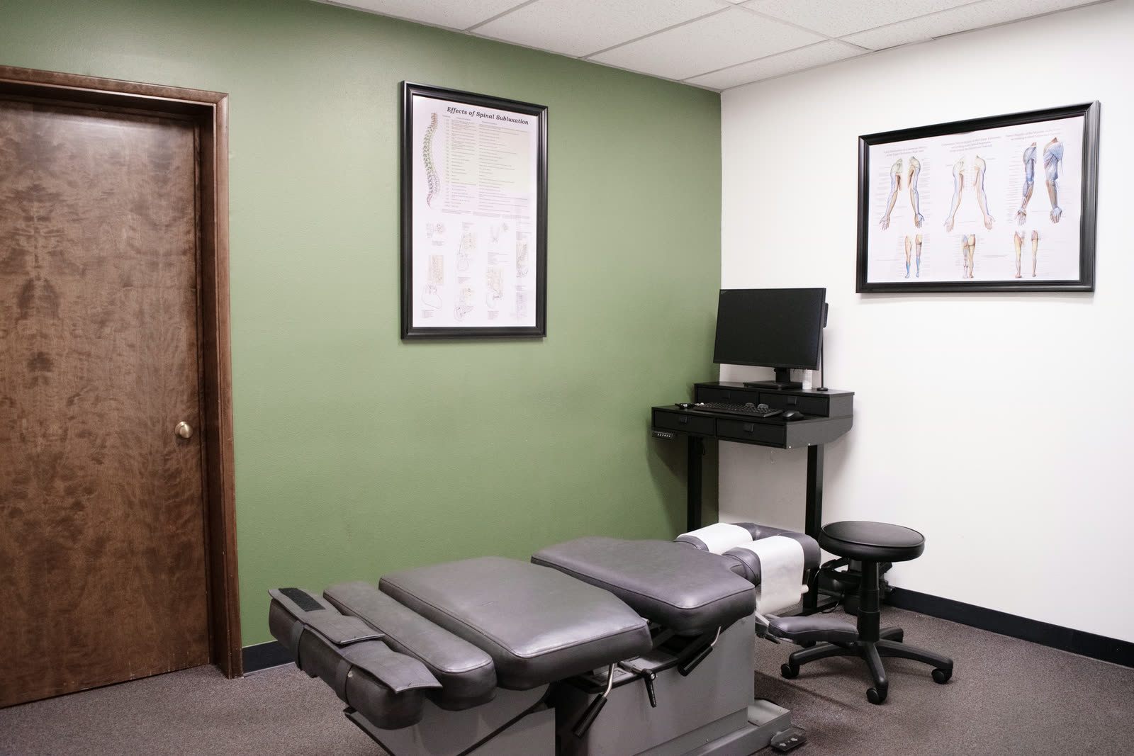 Treatment room where Cedar Chiropractic treats auto accident injuries in Milwaukie, Oregon