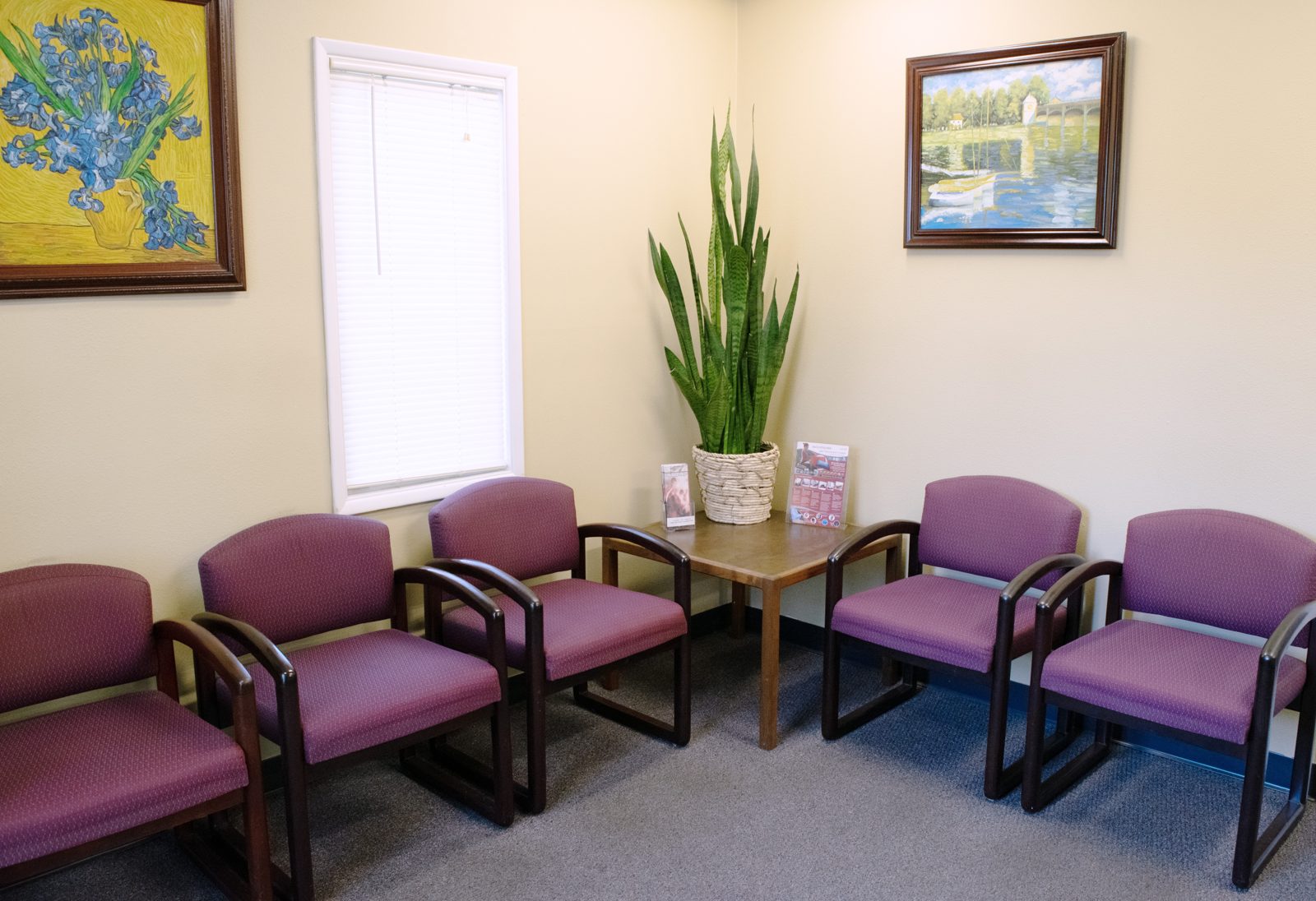 Waiting room at Cedar Chiropractic & Auto Injury, Milwaukie, Oregon
